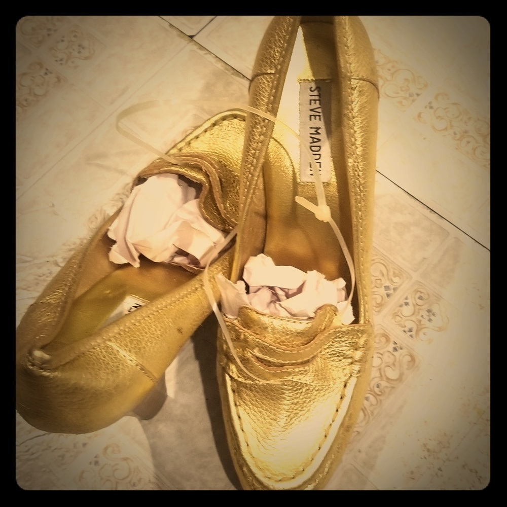 Steve madden  golden leather oldie shoe